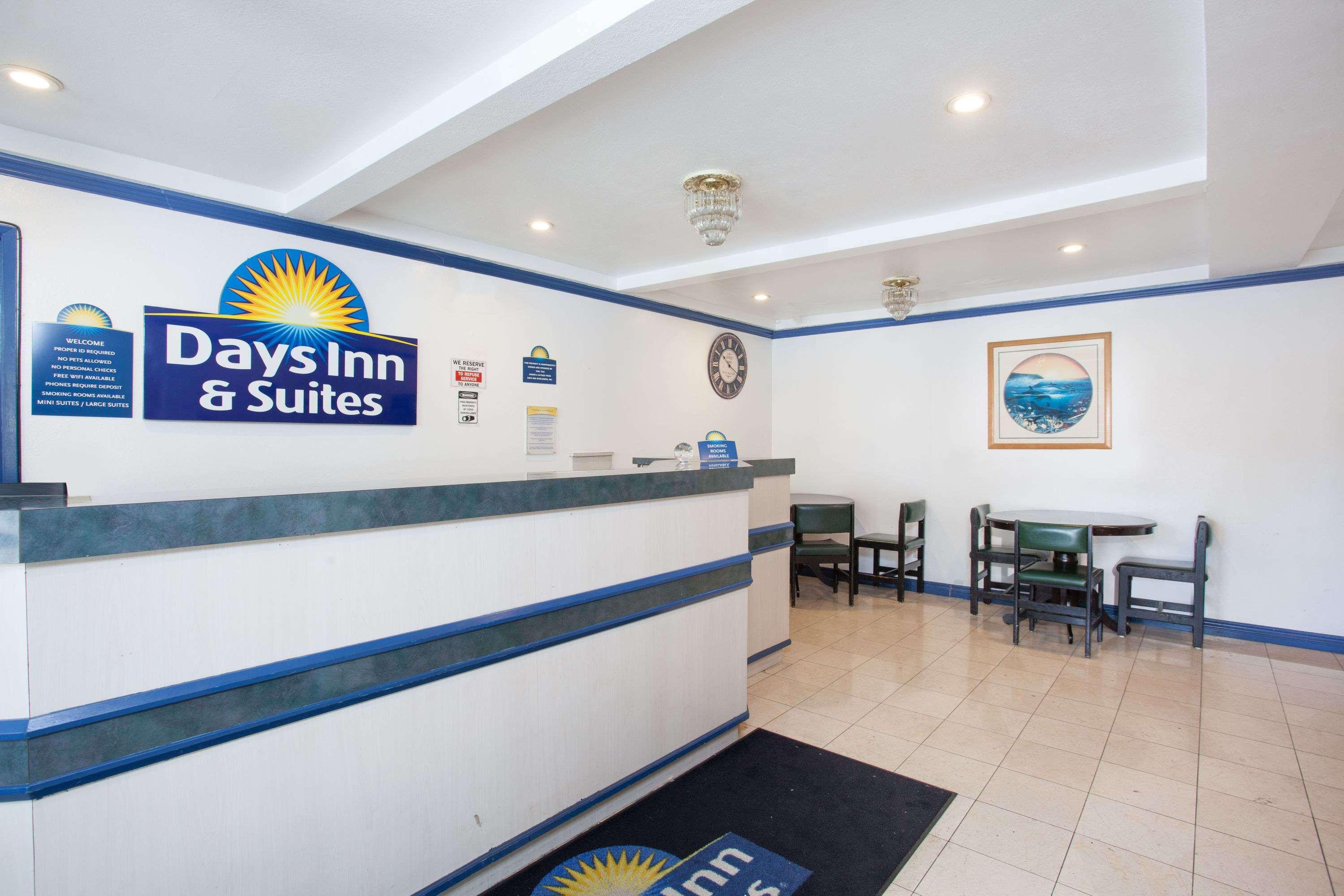 Days Inn By Wyndham Orange Anaheim Extérieur photo